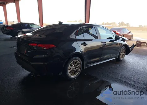 2021 Toyota Corolla Xle z USA, uszkodzony, nr VIN 5YFFPMAE2MP182772